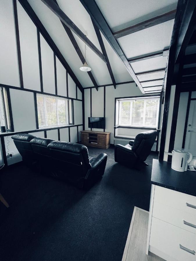 Experience Heritage, Live Modern Upper Hutt Buitenkant foto